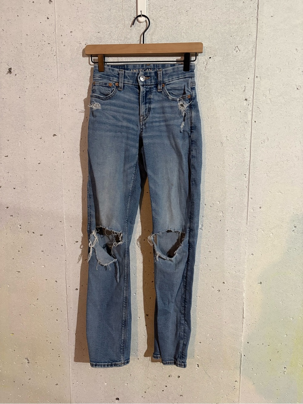American Eagle Stretch Curvy Straight Ripped Jeans | Size: 000